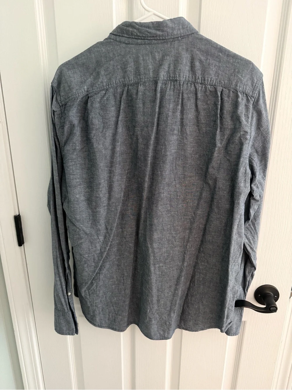 J. Crew Men’s Chambray Denim Slim Fit Button Down Collared Shirt - size Large